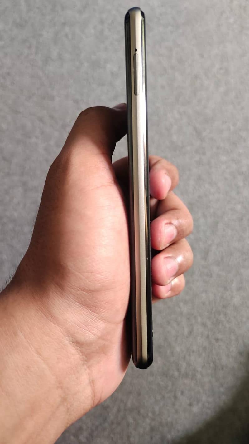 Sharp Aquos R3 2