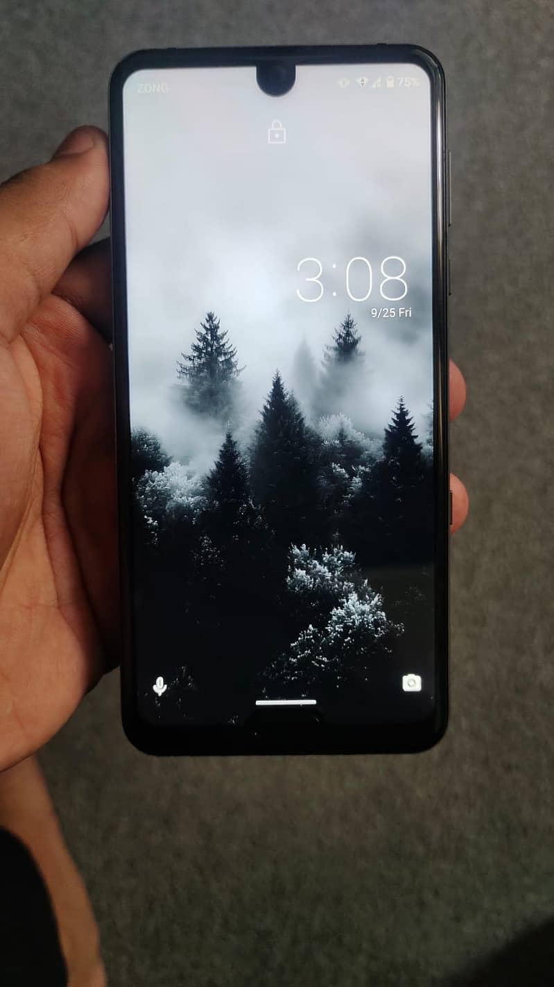 Sharp Aquos R3 6