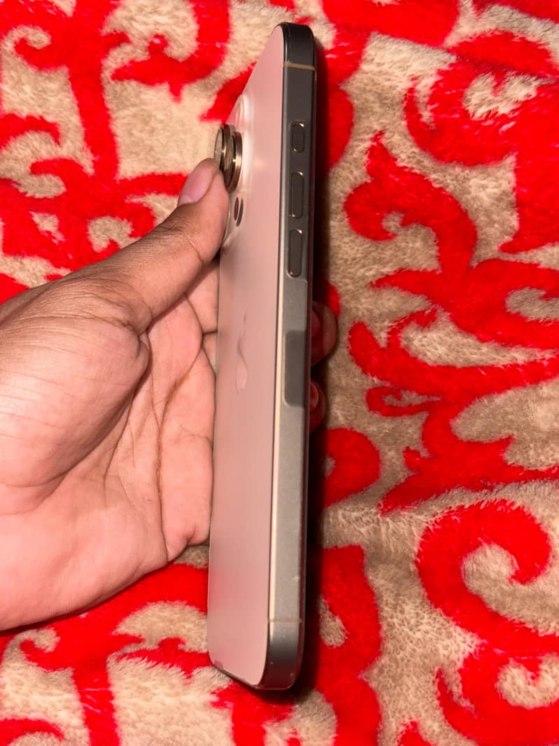Apple iPhone 16 Pro Max 5