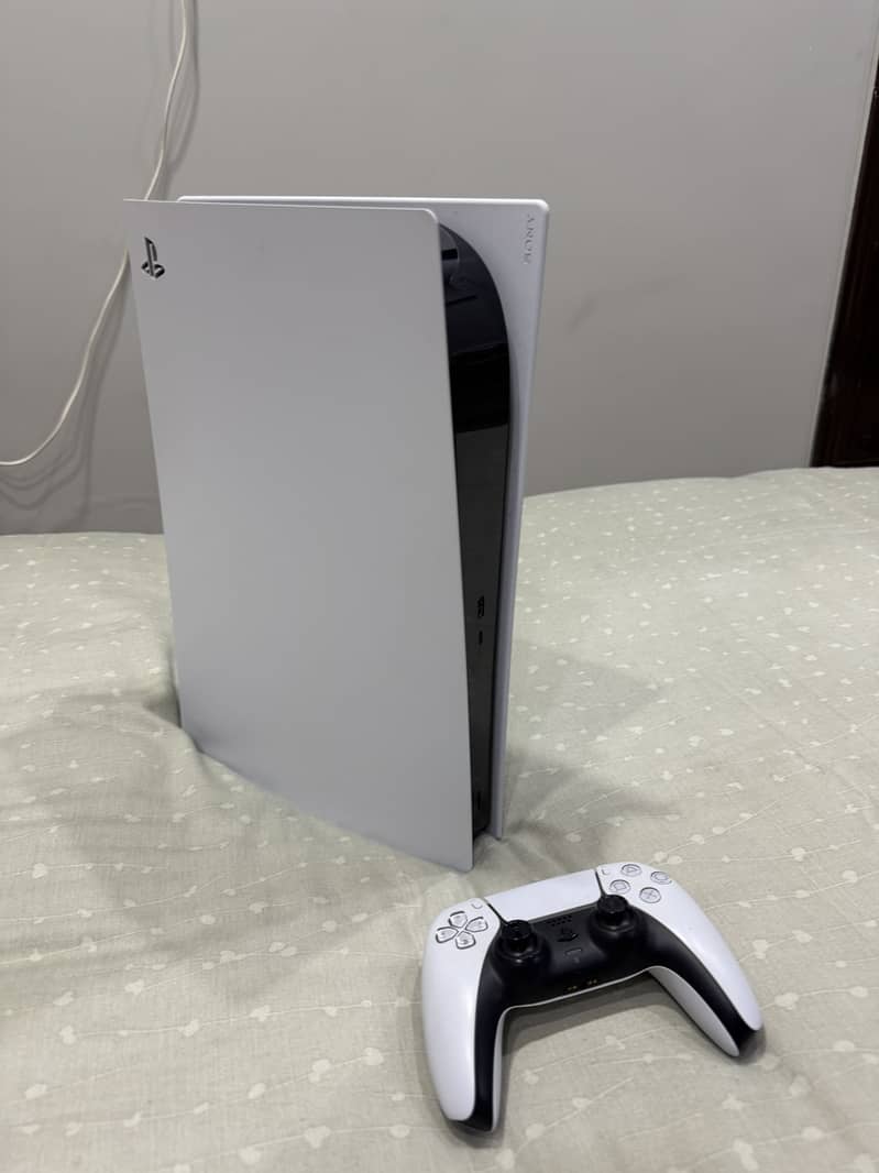 Ps5 with one controller 0