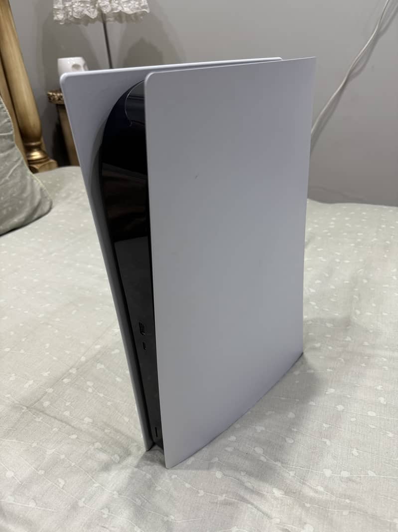Ps5 with one controller 1
