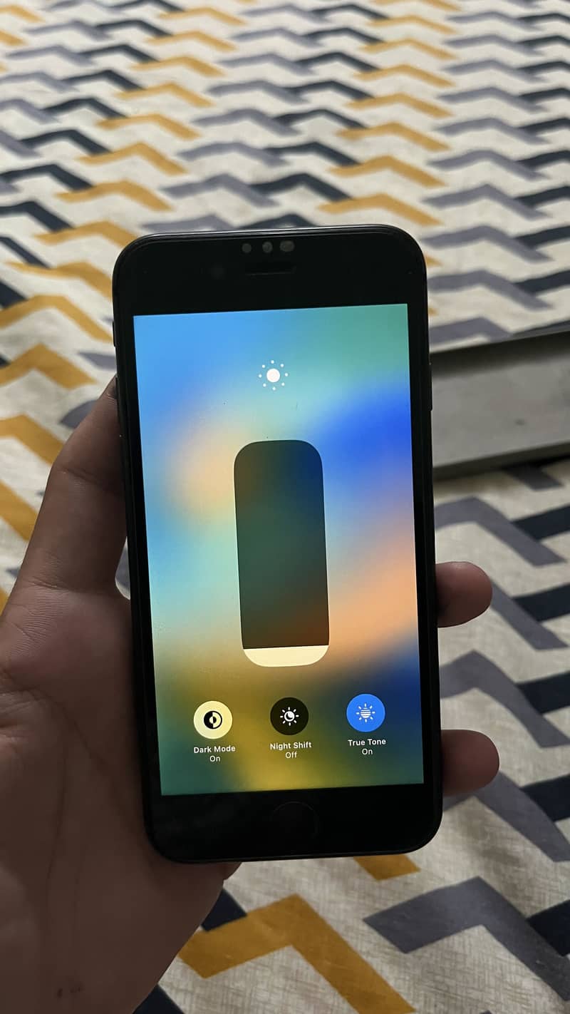 Apple iPhone 8 1