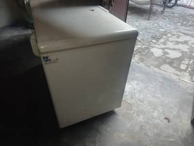 single Door non inverter freezer Good