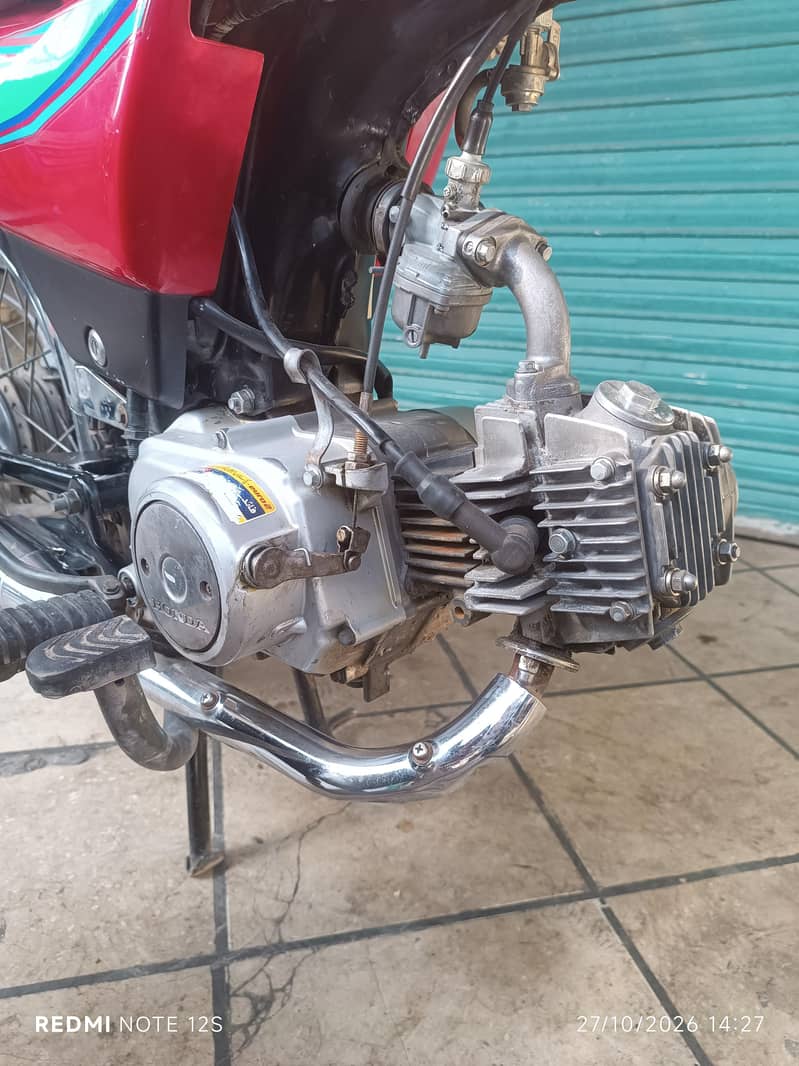 Honda CD70 4