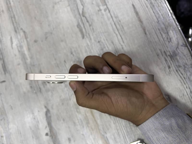 Apple iPhone 14 2