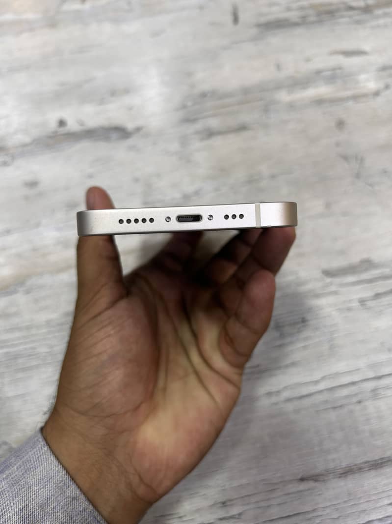 Apple iPhone 14 3