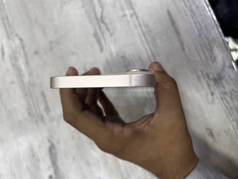 Apple iPhone 14 10