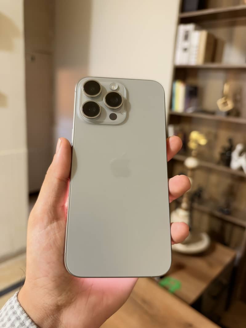 Apple iPhone 15 Pro Max 3