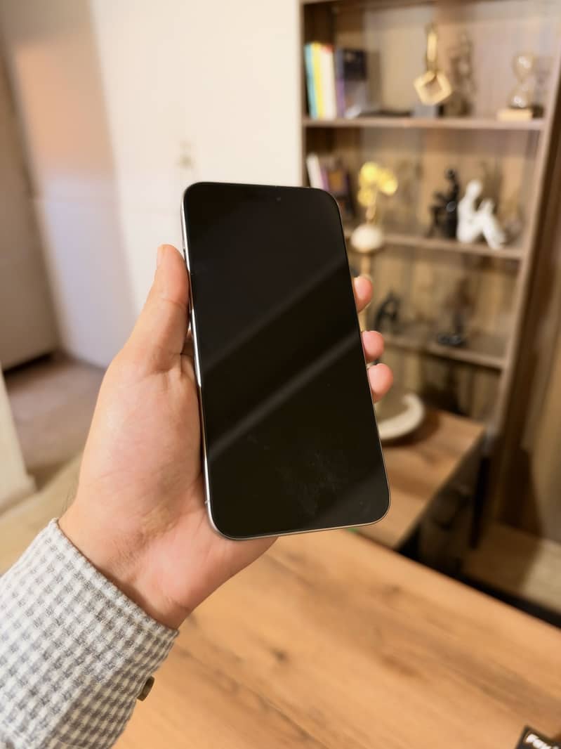 Apple iPhone 15 Pro Max 7