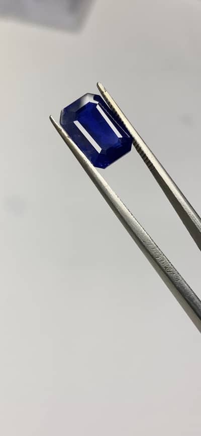 Natural Royal Blue Sapphire 4.42 Ct