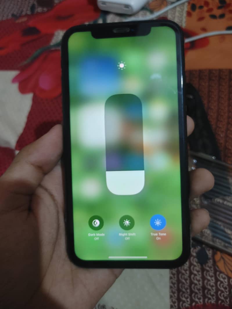 Apple iPhone XR 0
