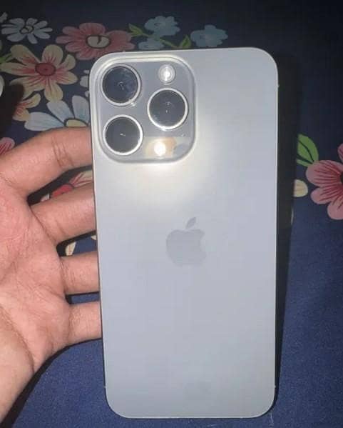 Apple iPhone 15 pro max 0