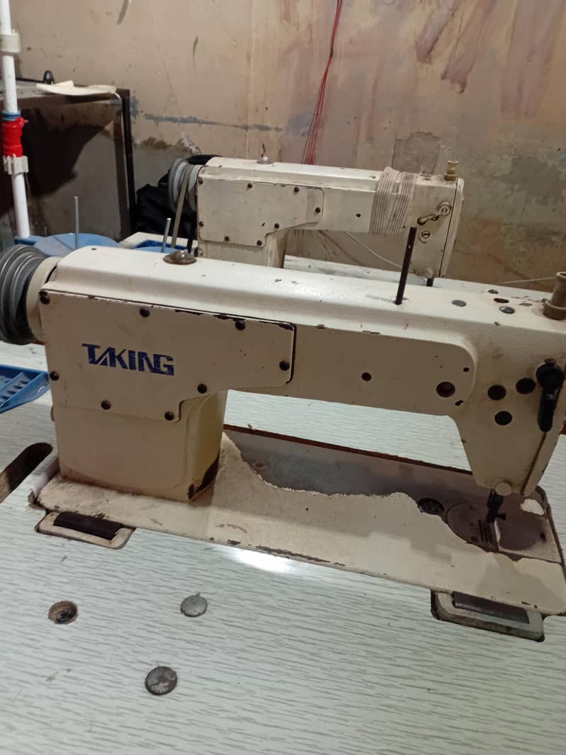 jack and taking  sewing machine 0