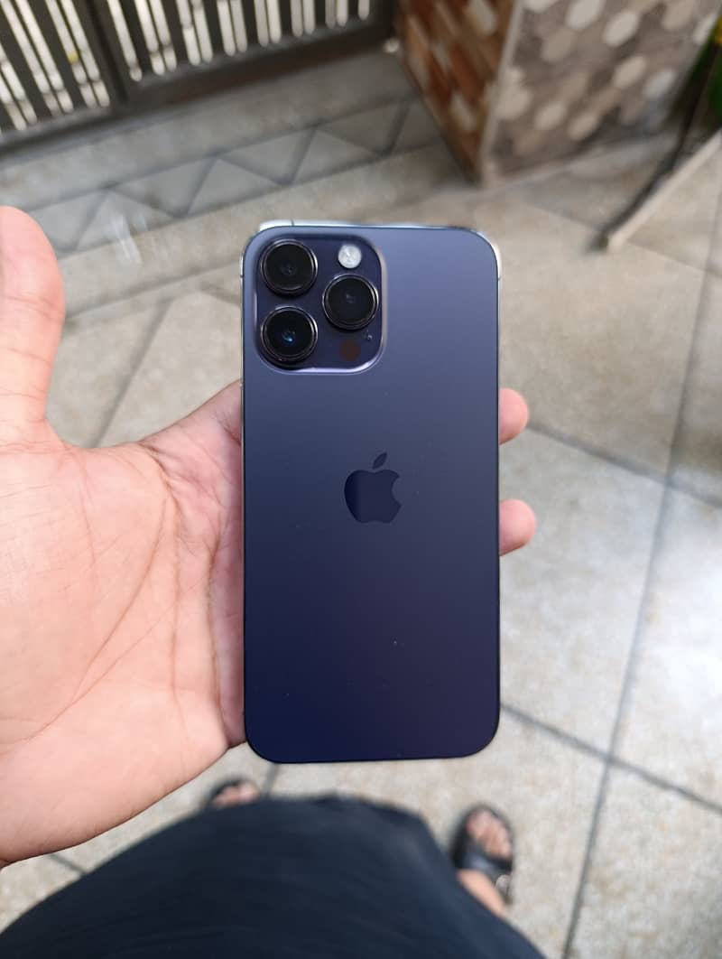 Apple iPhone 14 Pro Max 0