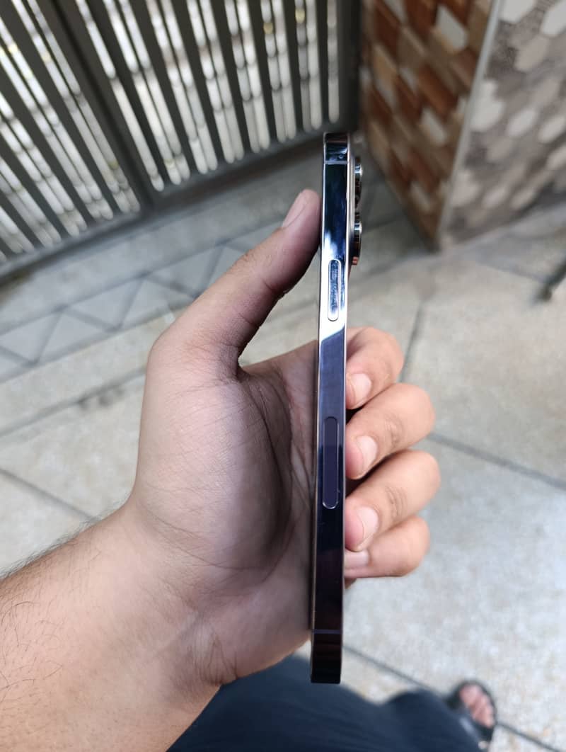 Apple iPhone 14 Pro Max 4