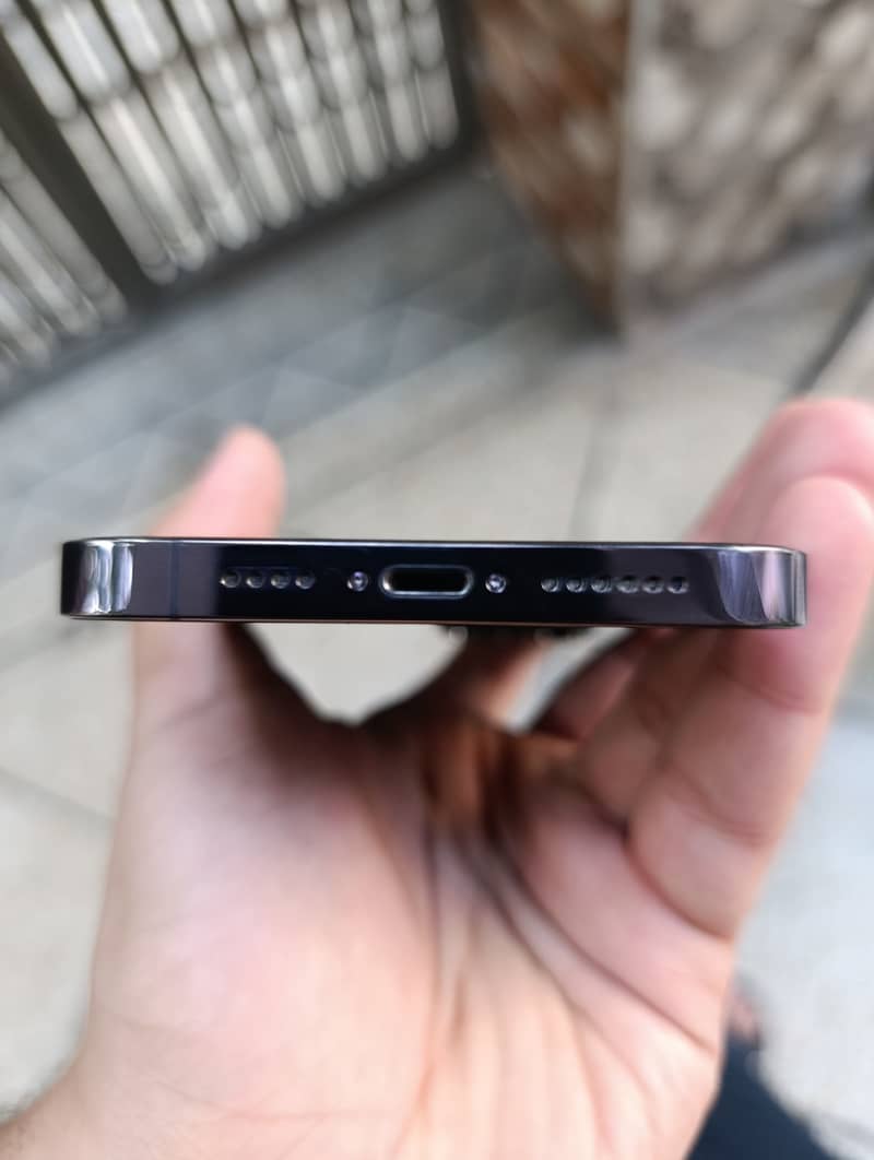Apple iPhone 14 Pro Max 6