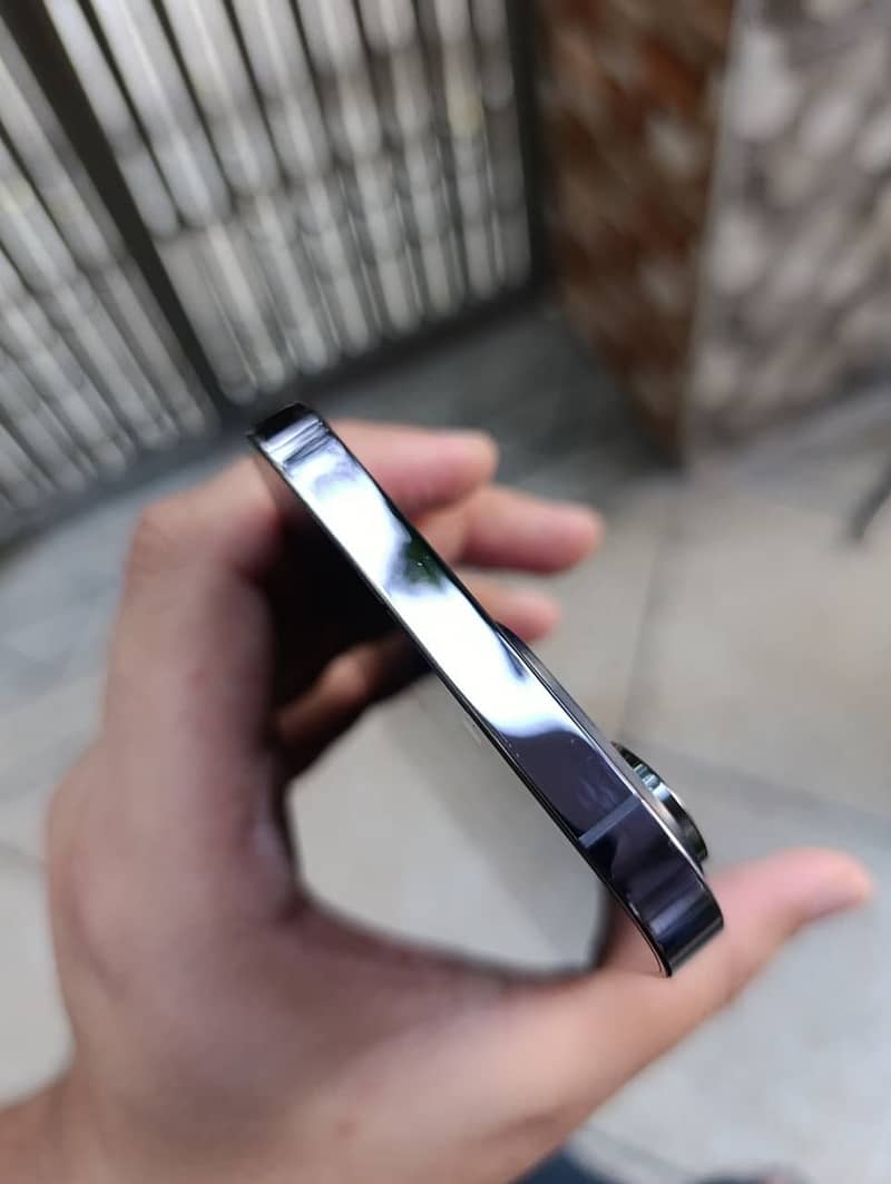 Apple iPhone 14 Pro Max 8