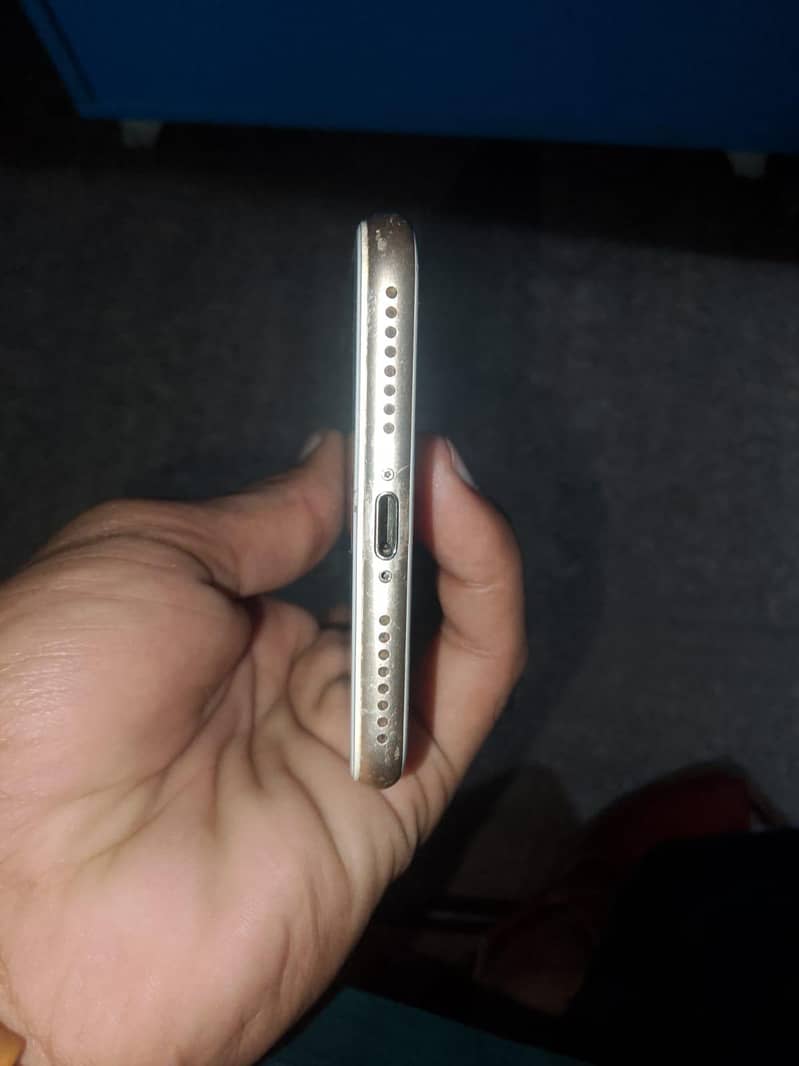 Apple iPhone 7 Plus 3