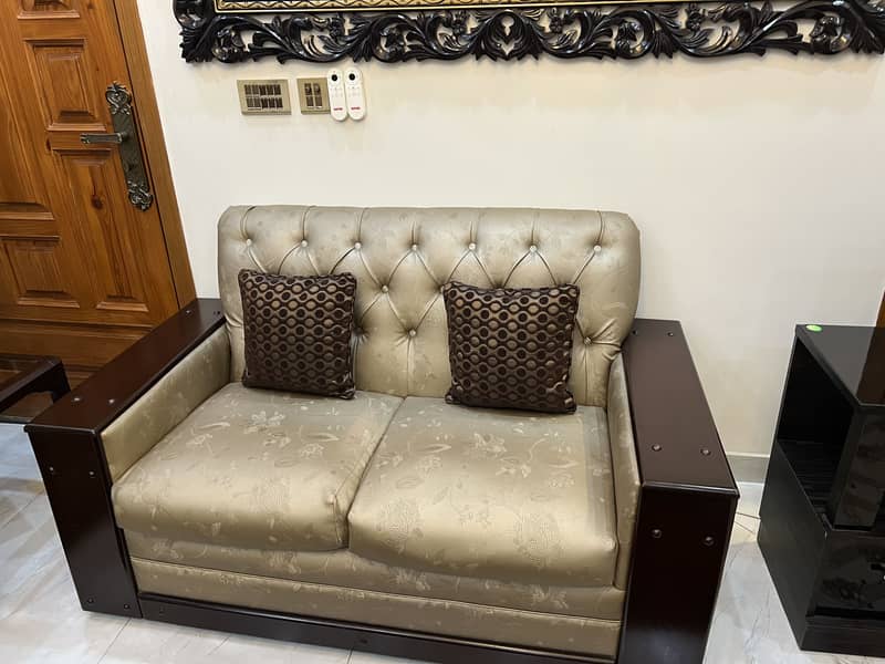 Six Seater Sofa Set with table 2