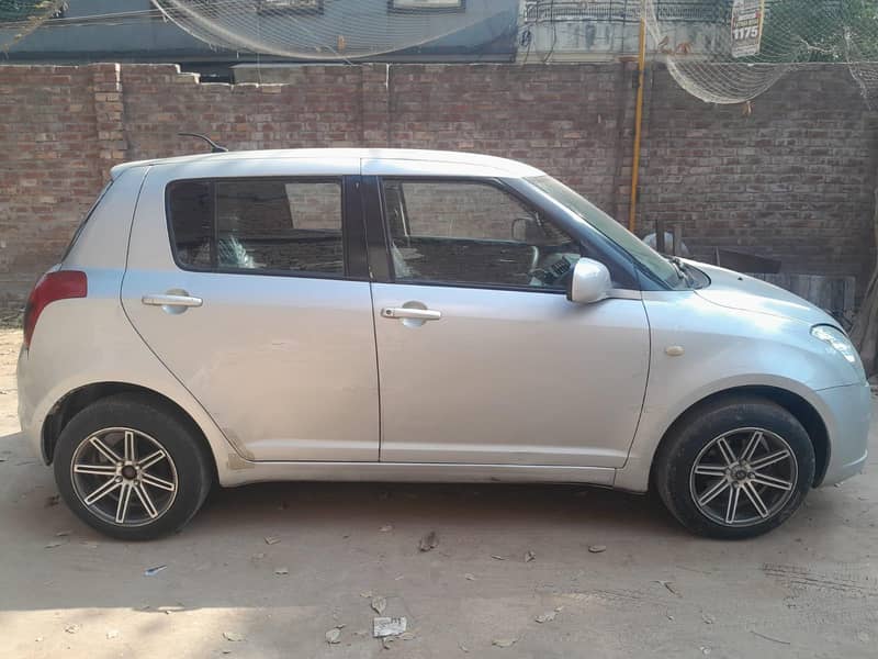 Suzuki Swift 2012 1