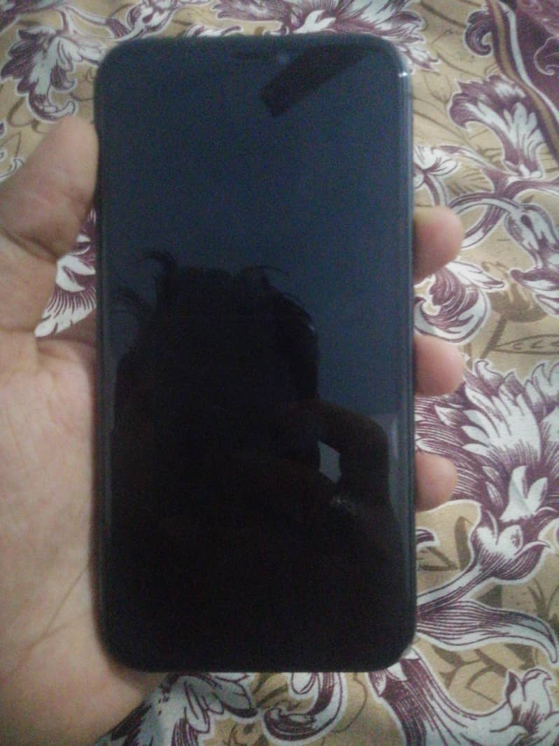 Apple iPhone 11 7