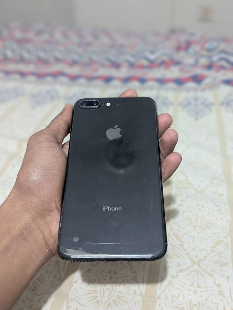 Apple iPhone 8 Plus 0