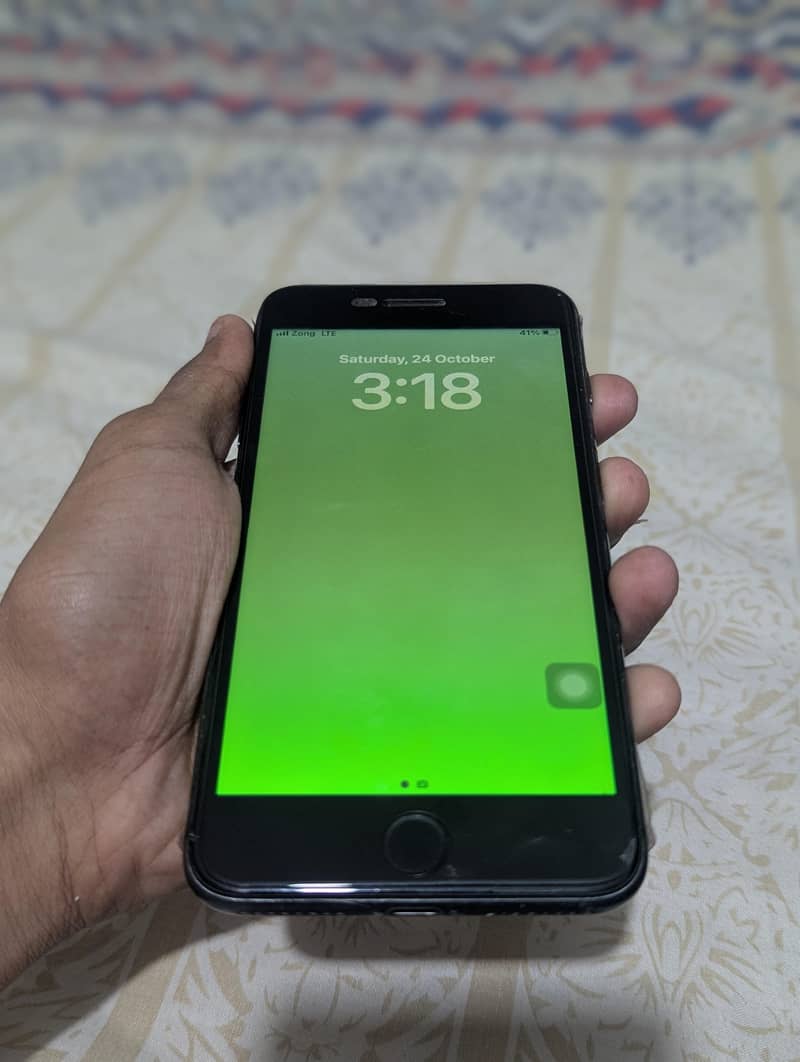 Apple iPhone 8 Plus 1