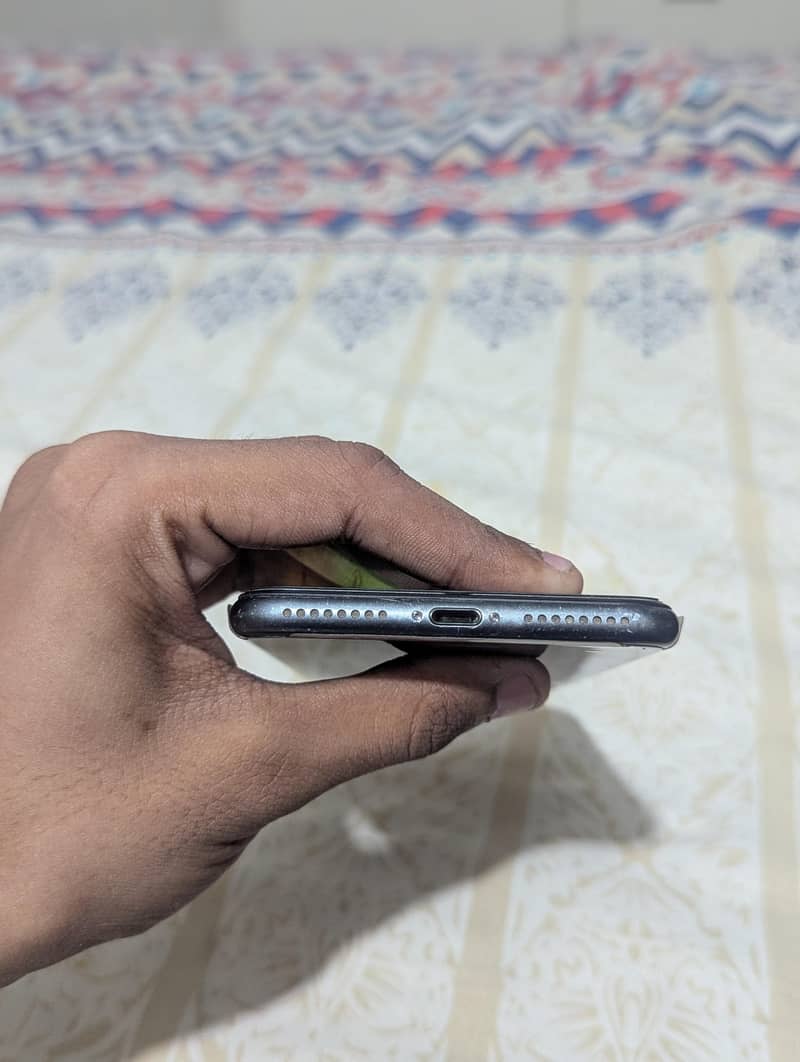 Apple iPhone 8 Plus 3