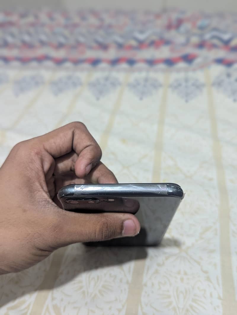 Apple iPhone 8 Plus 4
