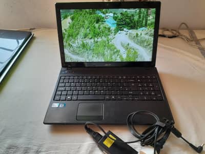 Acer Laptop 4 GB RAM / 128 GB SSD