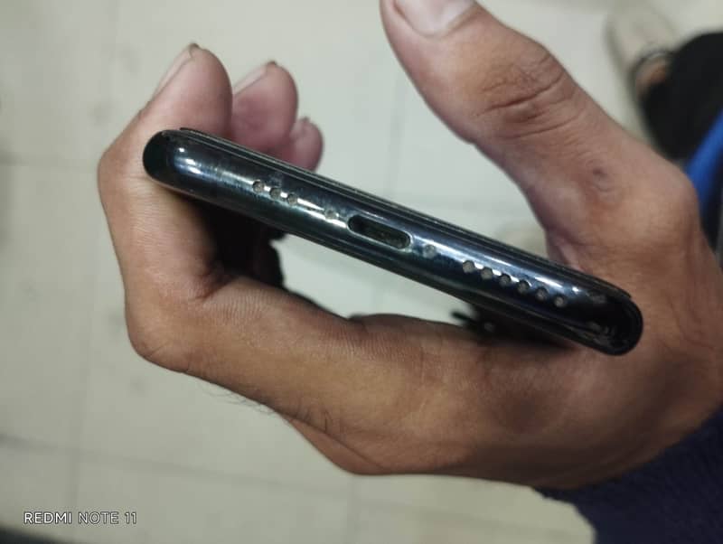 Apple iPhone Xs 0