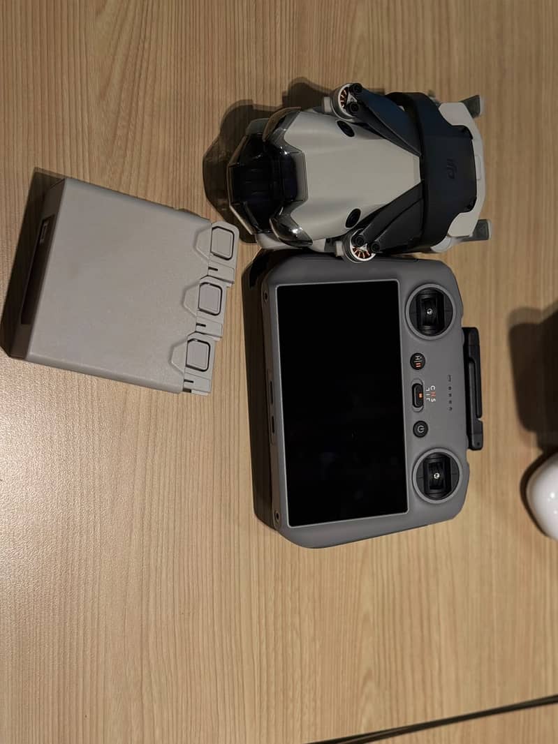 Dji Mini 4 Pro Drone Full combo - Almost Brand New Screen Remote 2