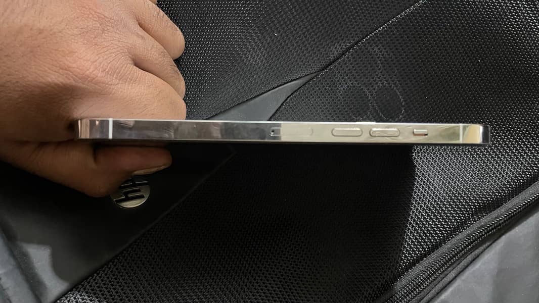 Apple iPhone 13 Pro Max 1