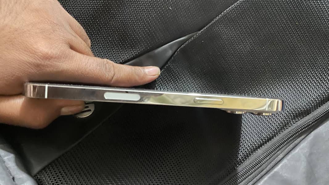 Apple iPhone 13 Pro Max 8