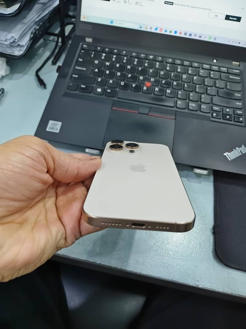 Apple iPhone 16 Pro Max 1