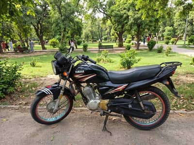 YAMAHA 125 YBZ IN GULBERG LAHORE