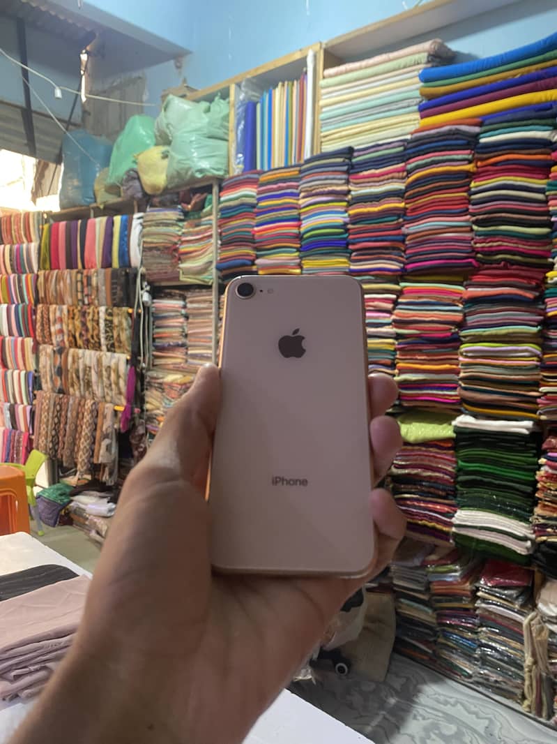 Apple iPhone 8 1