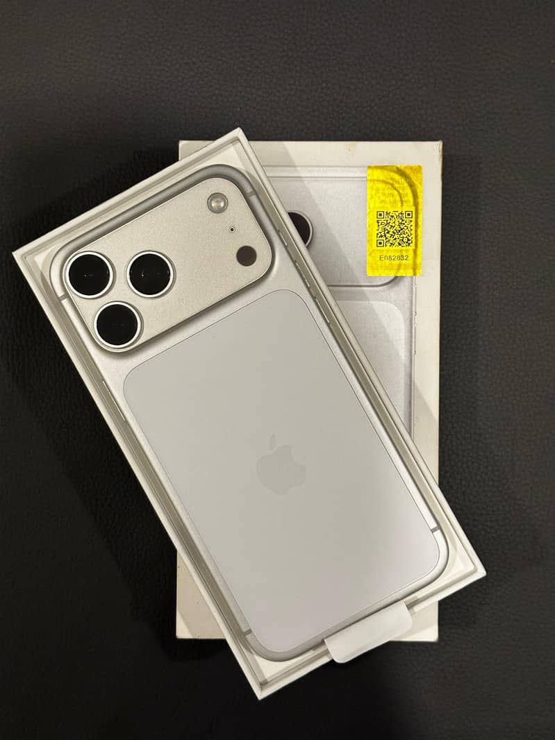 Apple iPhone 17 Pro Max 0