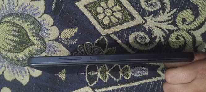 Itel a90 mobile 10by10 condition box an charger awelabale