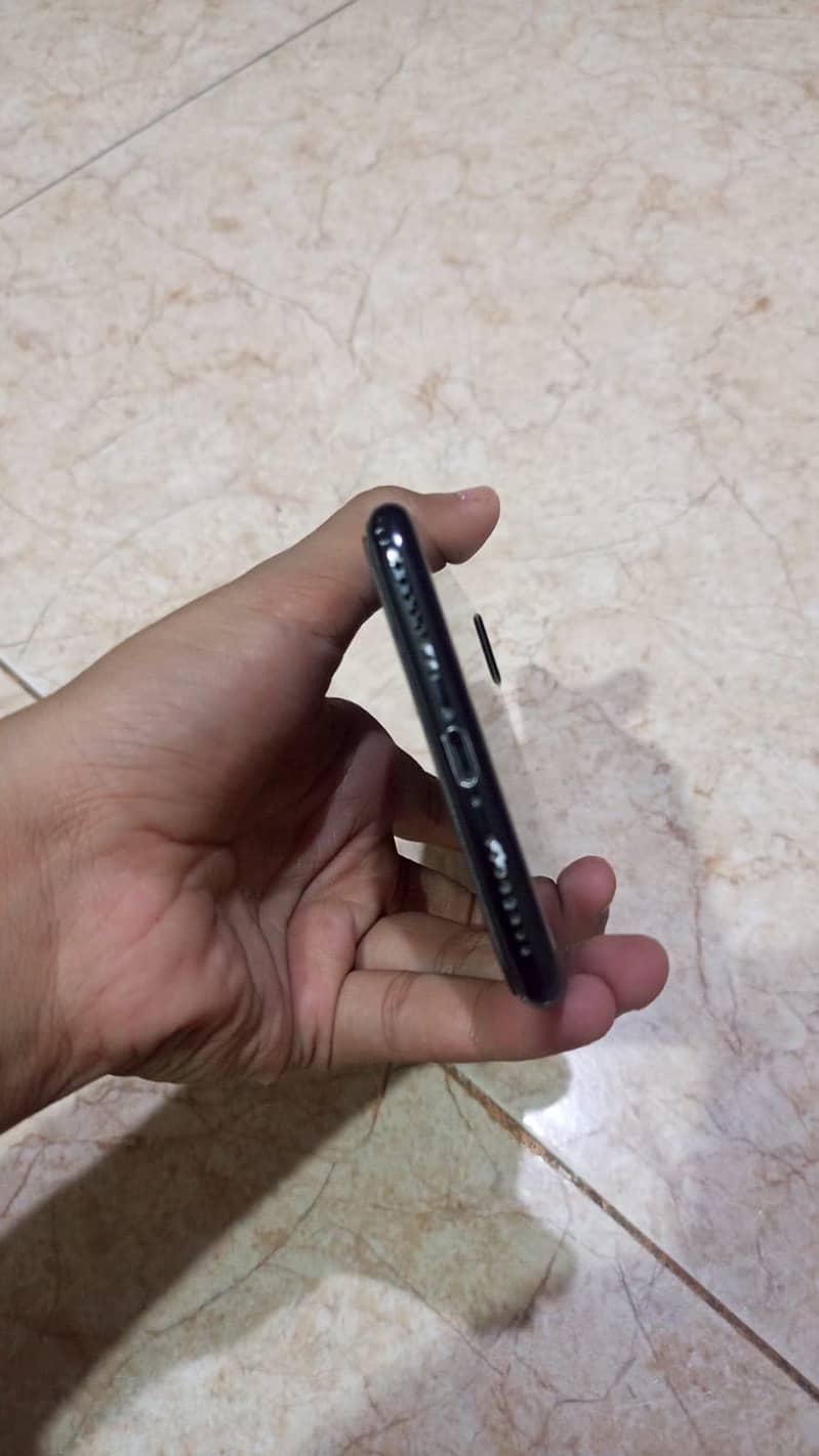 Apple iPhone 7 Plus 2