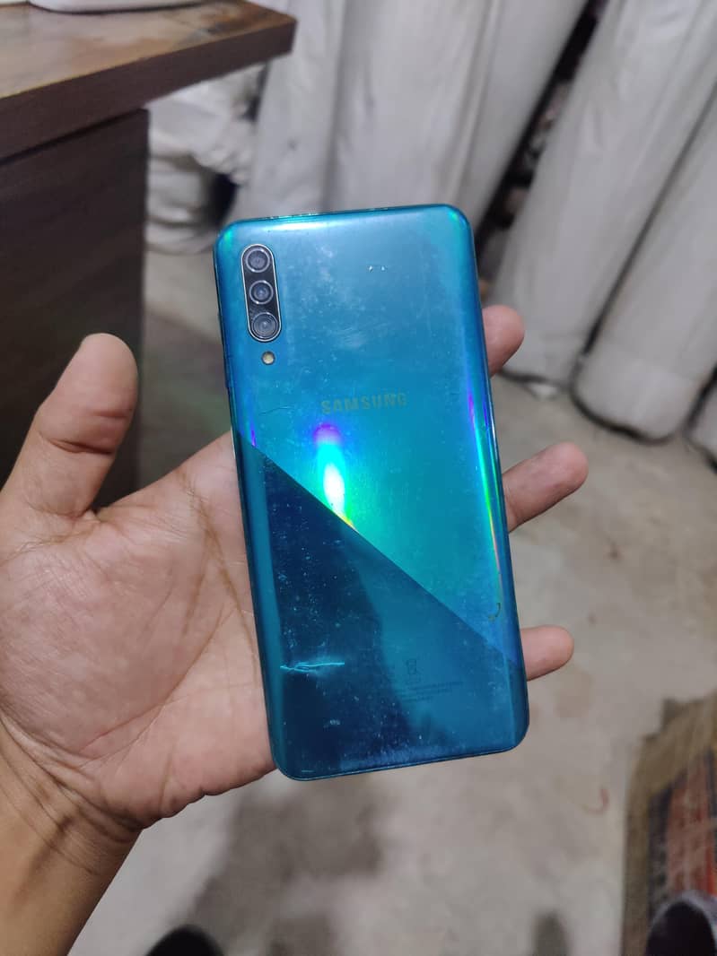 Samsung Mobile A30s 3