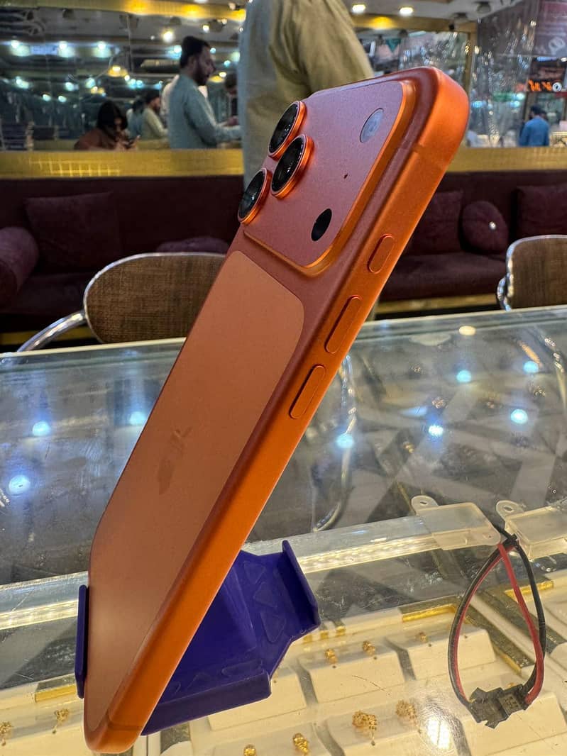 iphone 17 pro max 4