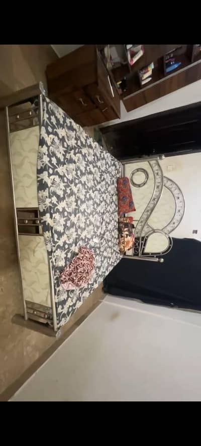 king size bed with medicated mattress