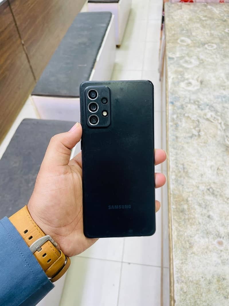 Samsung Mobile A72 1