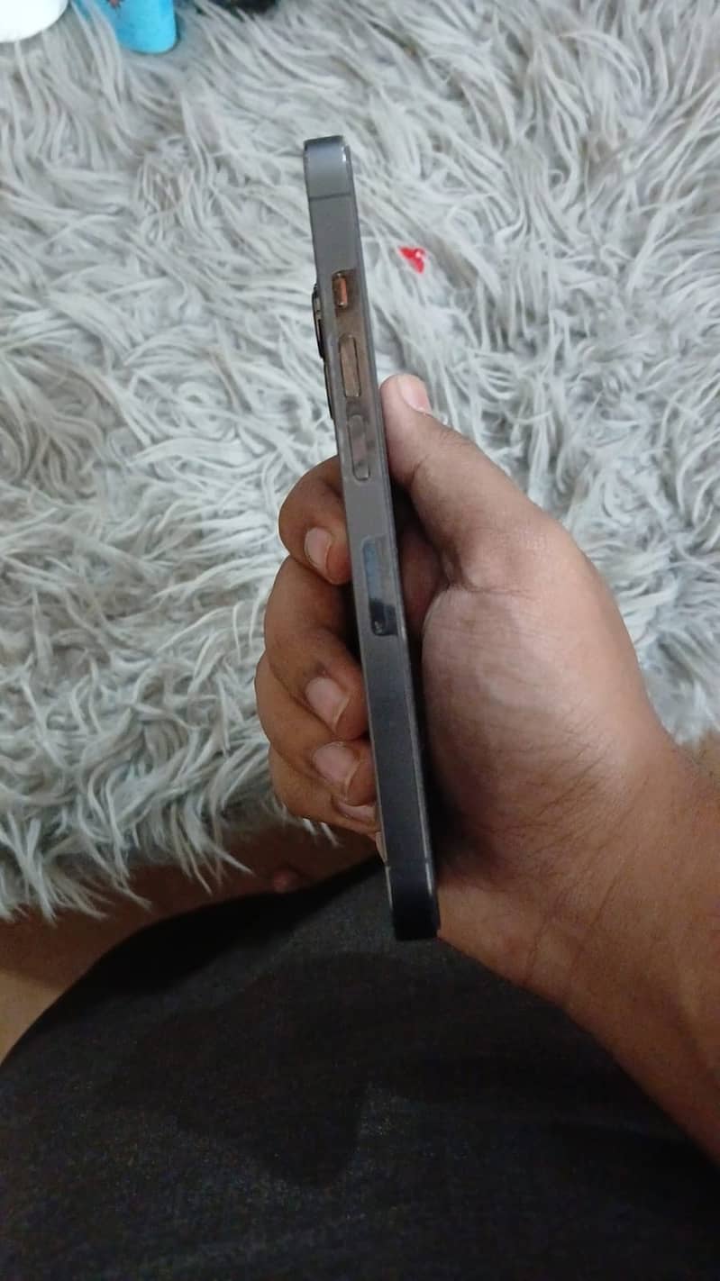 Apple iPhone 13 Pro 2