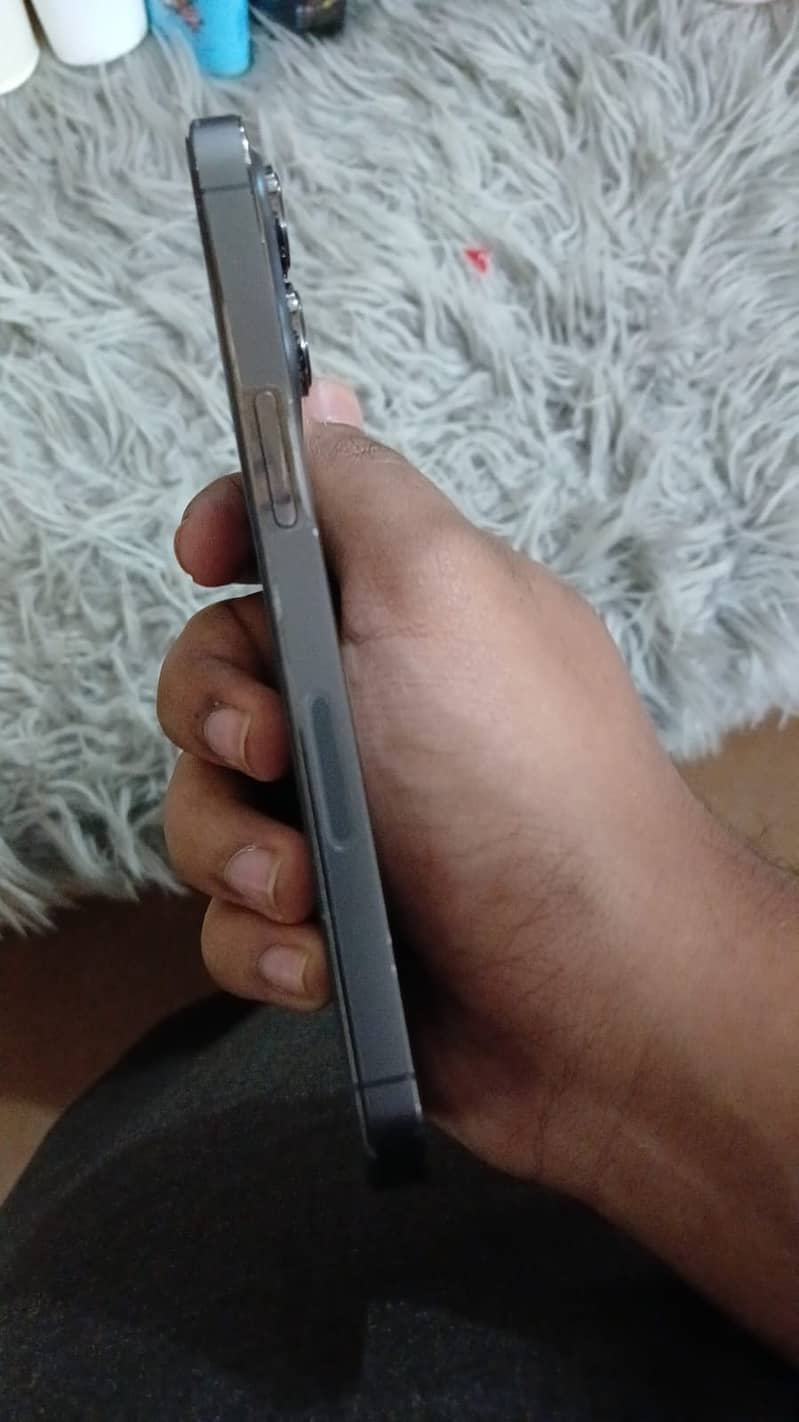 Apple iPhone 13 Pro 3