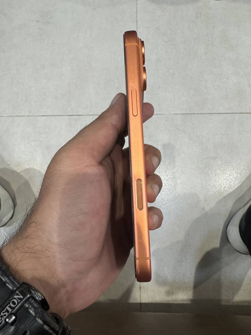 Apple iPhone 17 Pro Max 1