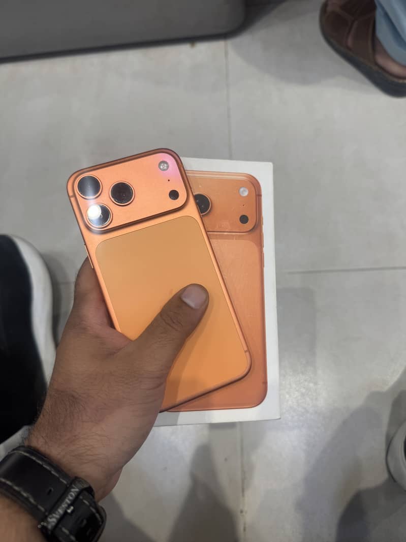Apple iPhone 17 Pro Max 4