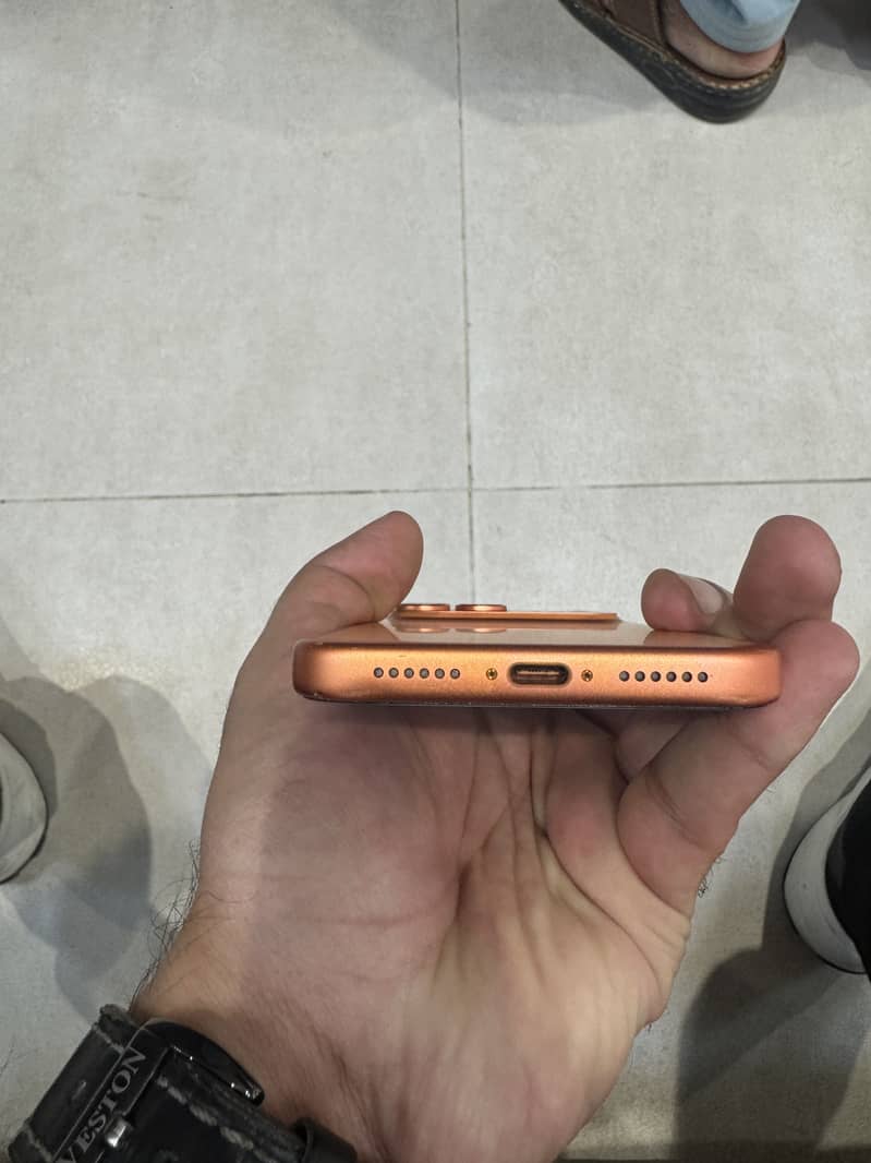 Apple iPhone 17 Pro Max 5