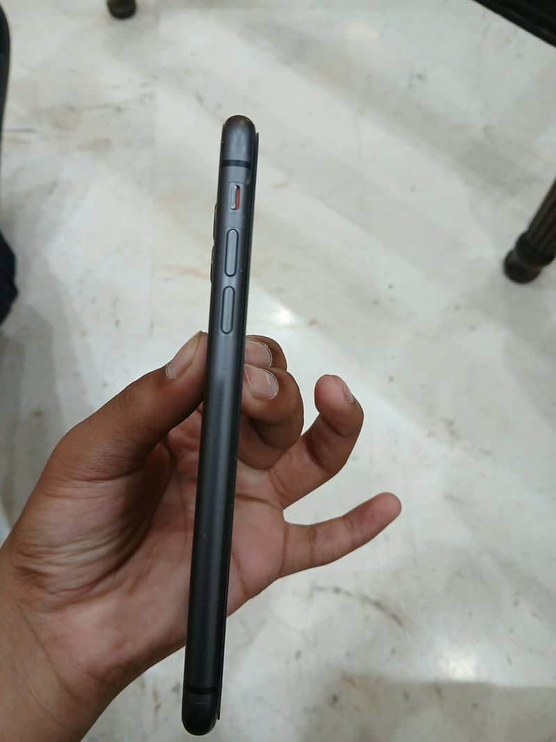 Apple iPhone 11 8
